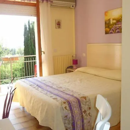 Отель Viole Country